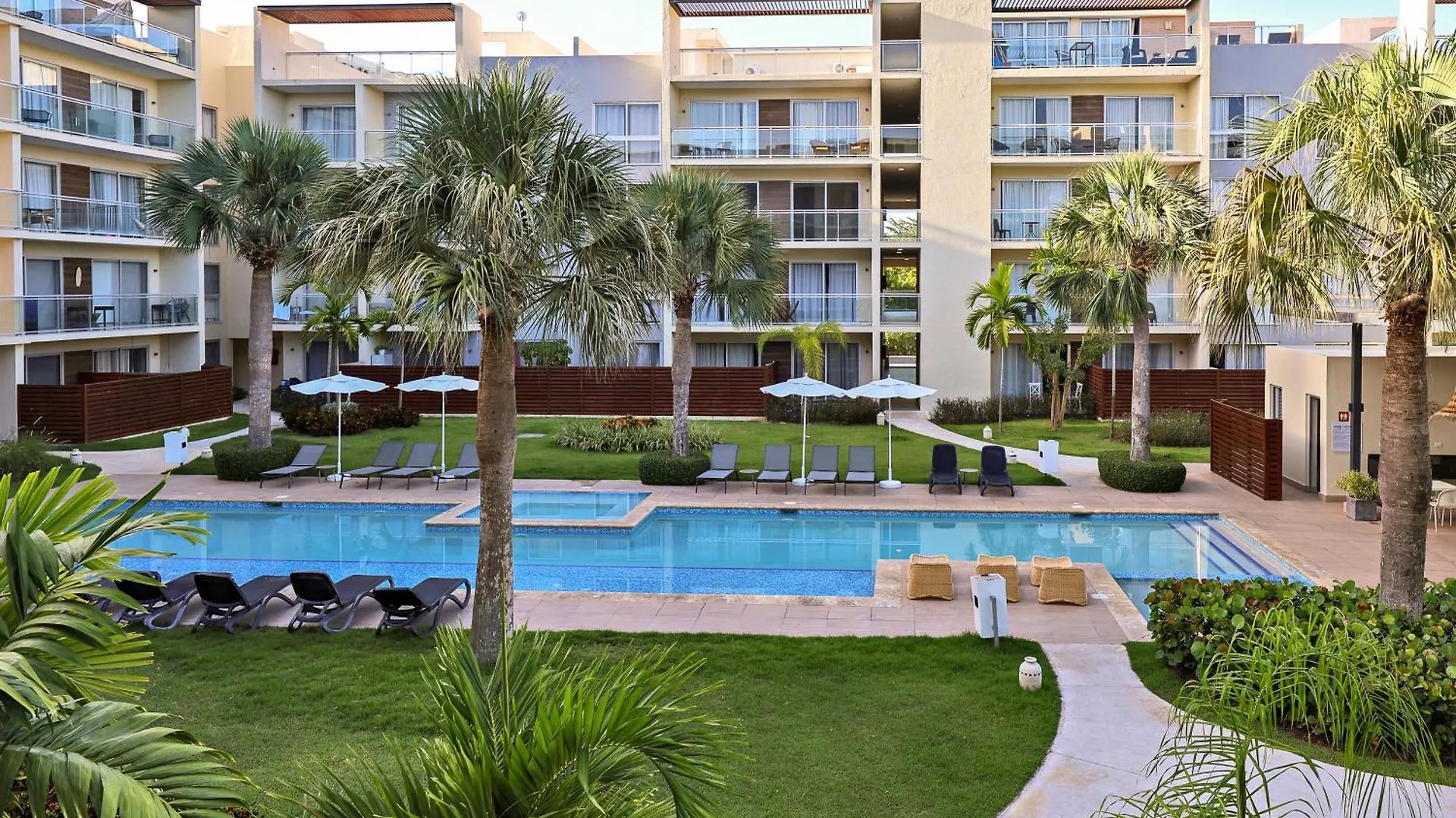 404 Y 504 Luxurious Ph With Jacuzzi Near The Beach La Laguna 0*,  Dominican Republic